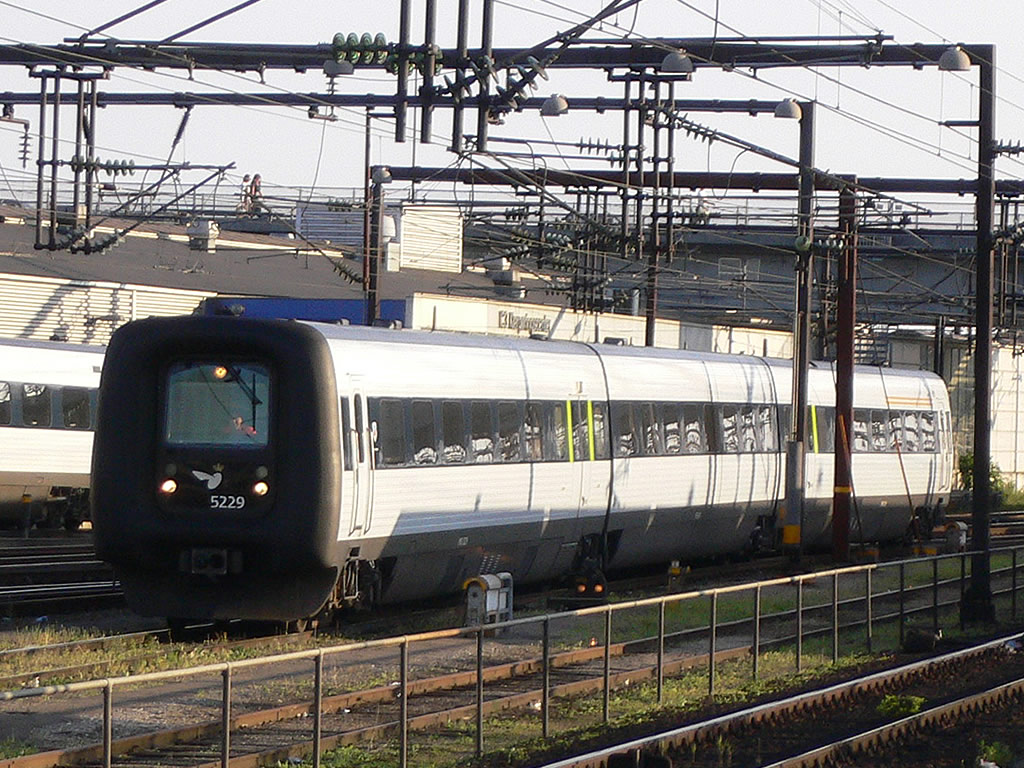 IC3 IC用気動車 / DSB DMU MF/IC3 9