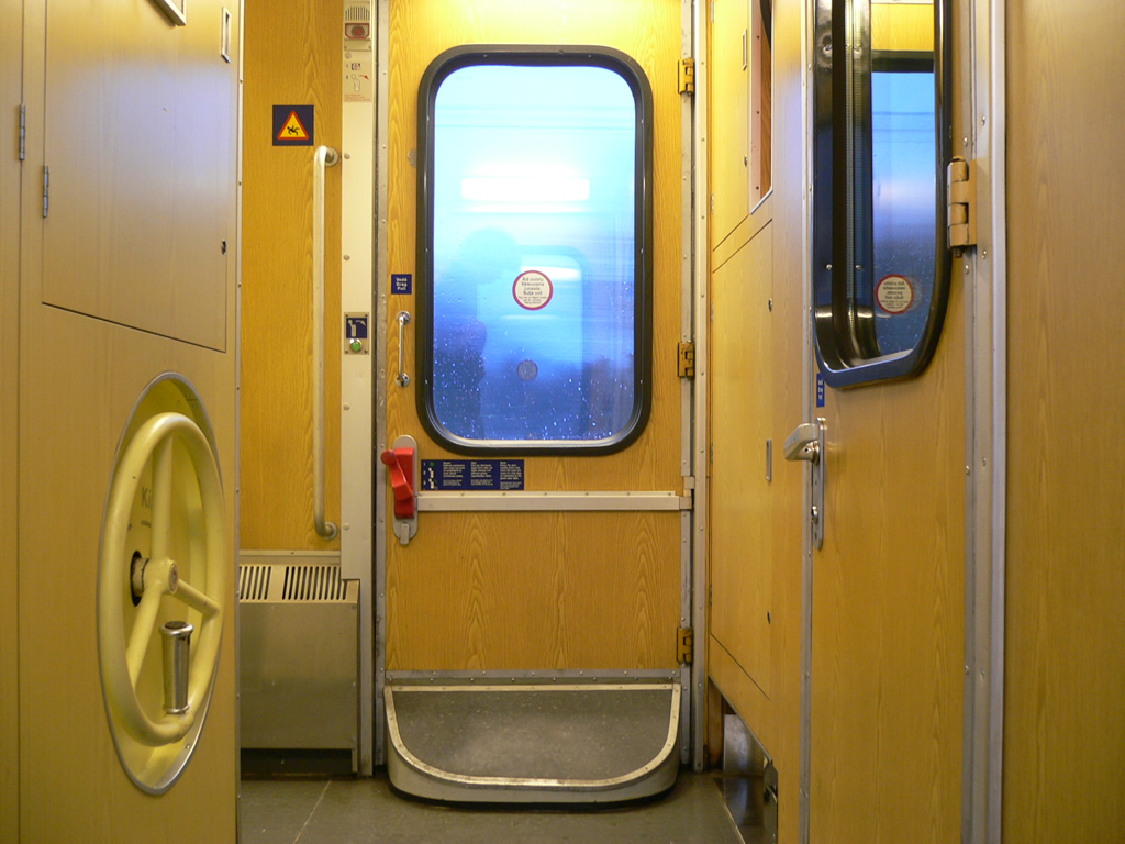 Express 客車 / Express Coaches 13