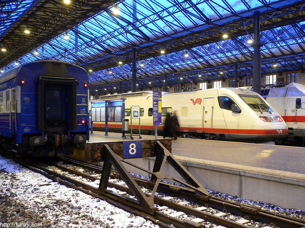 ロシア行き国際列車 / Express to Russia 18