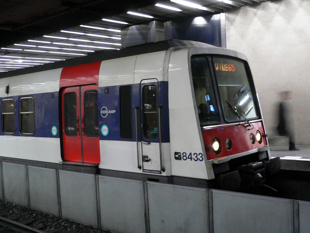 RER (快速地下鉄) / RER 6