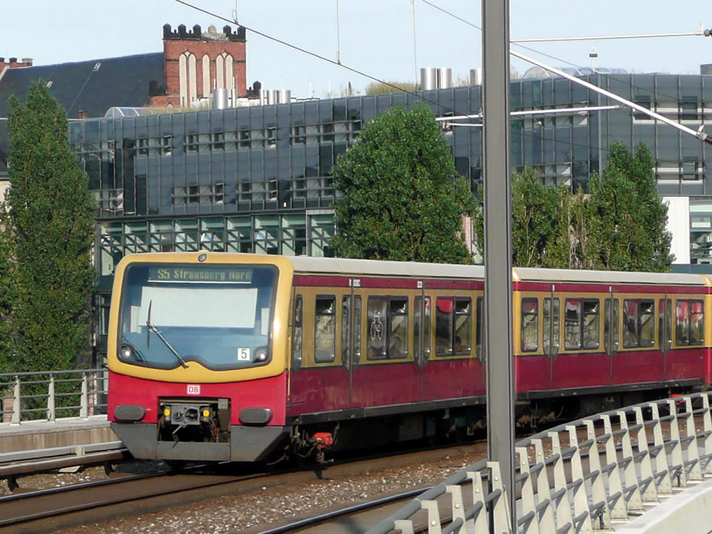ベルリンのSバーン: funini.com / S-Bahn Berlin: funini.com 2
