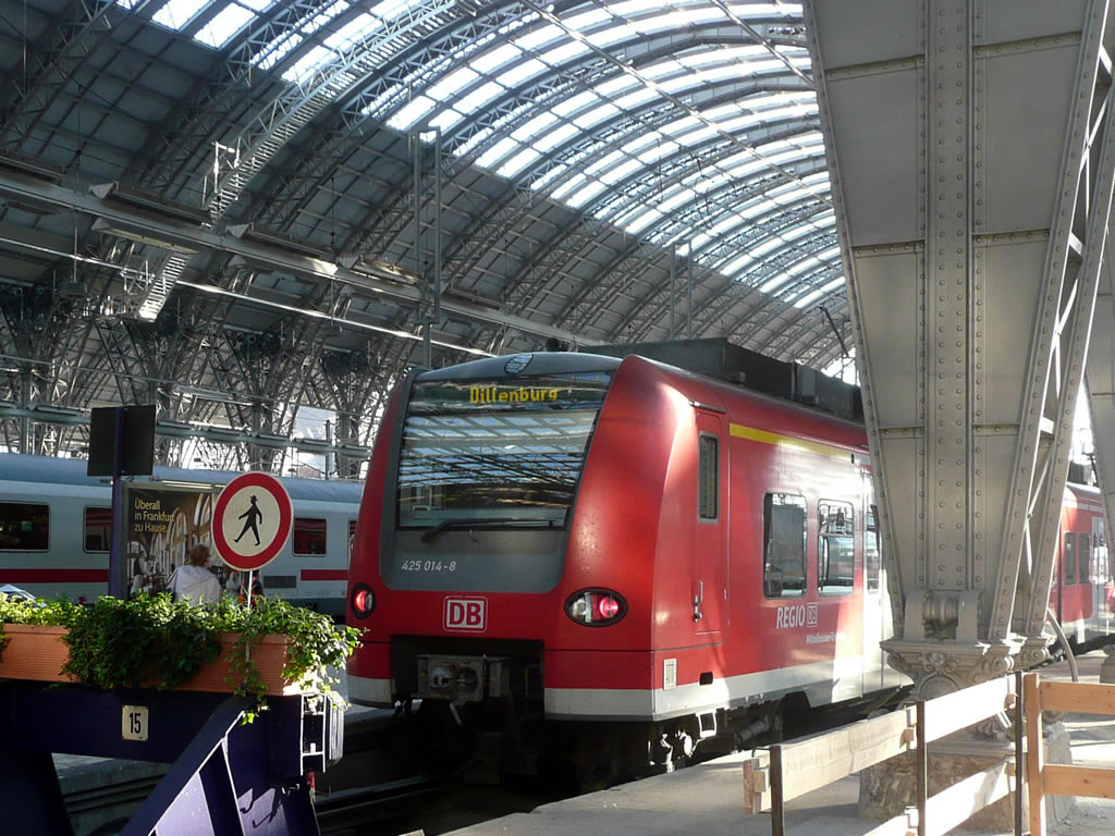 フランクフルトのSバーン / S-Bahn Frankfurt 12