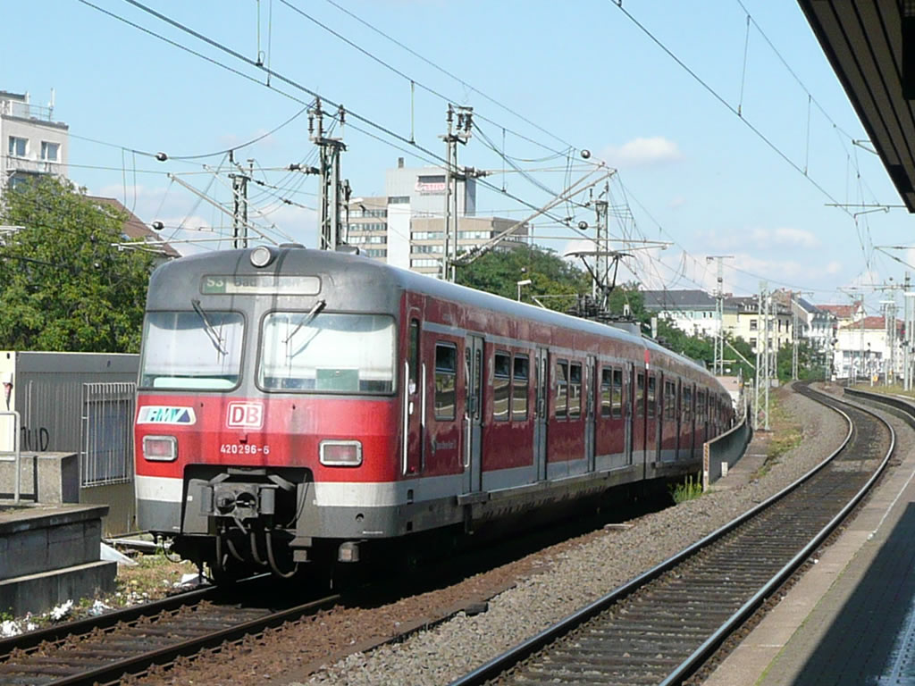 フランクフルトのSバーン / S-Bahn Frankfurt 14