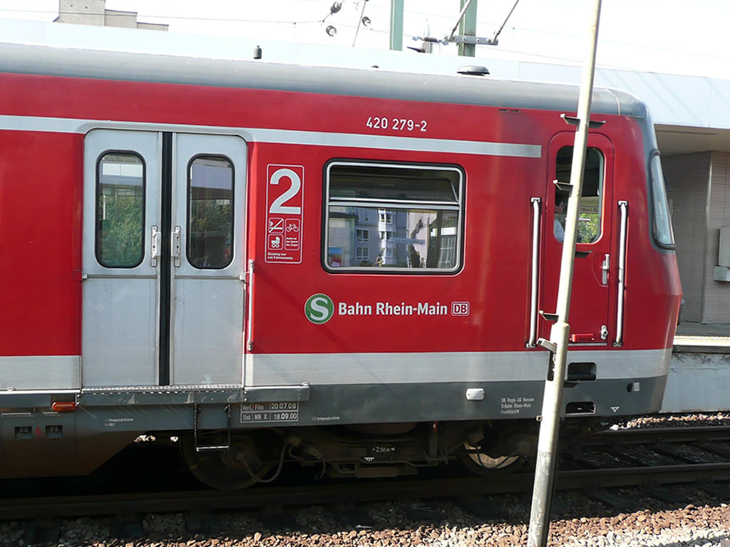 フランクフルトのSバーン / S-Bahn Frankfurt 15