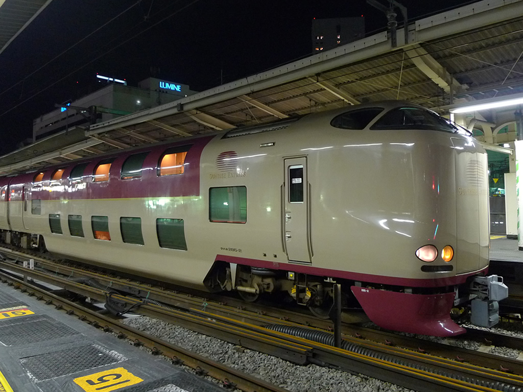 JR 285系 サンライズ / Sunrise Express (EMU 285) 5