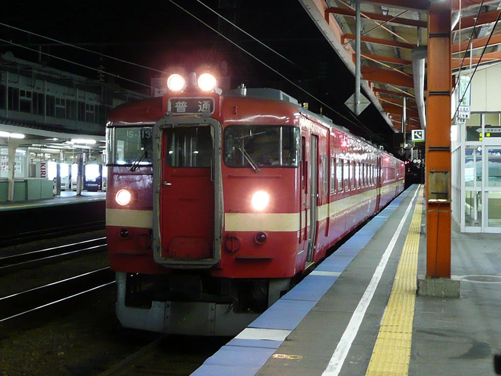 711系 / EMU 711 3