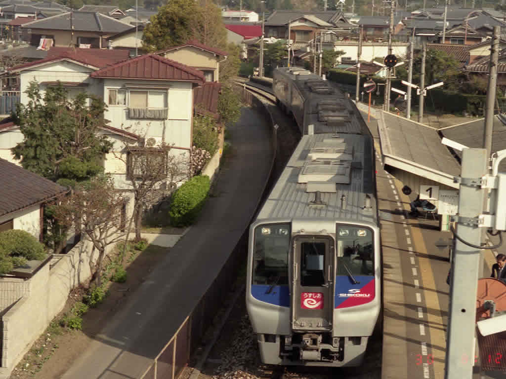 JR四国の特急型気動車 / JR Shikoku, DMU 185, 2000 3