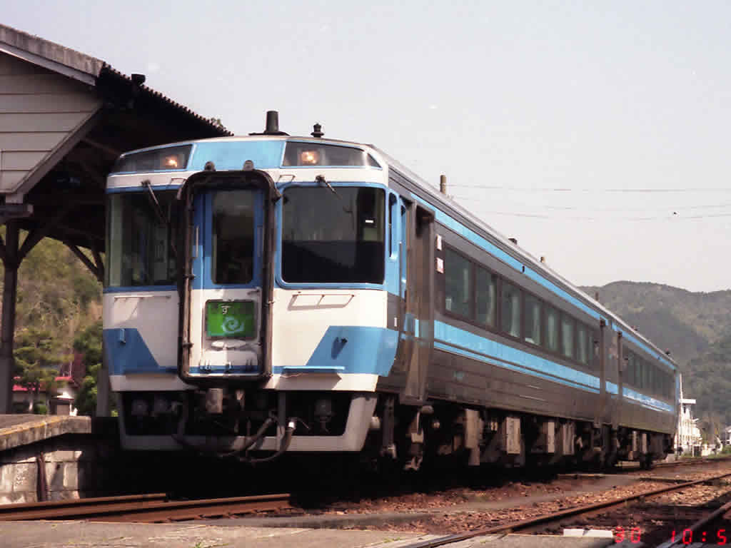 JR四国の特急型気動車 / JR Shikoku, DMU 185, 2000 4