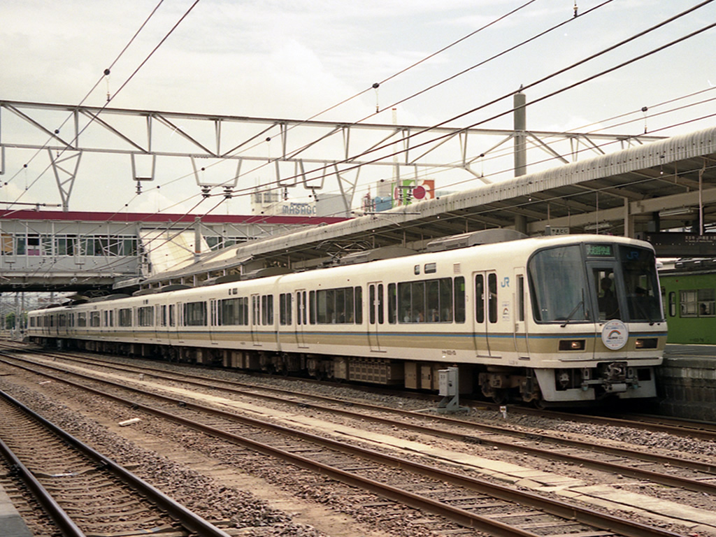 JR西日本 221系 / EMU Series 221 9