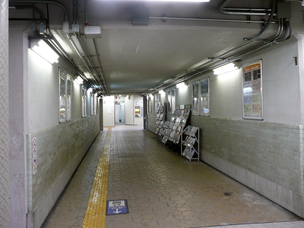 阪和線 美章園駅 / Bishoen Station 9