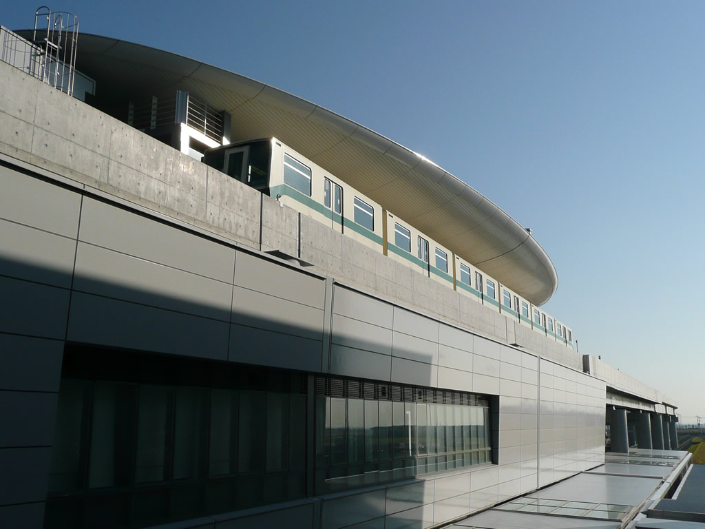 ポートライナー・神戸空港駅 / Kobe Airport Station in Port Liner 1