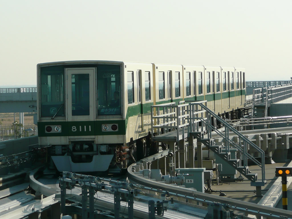 ポートライナー8000系 / Port Liner Type 8000 1