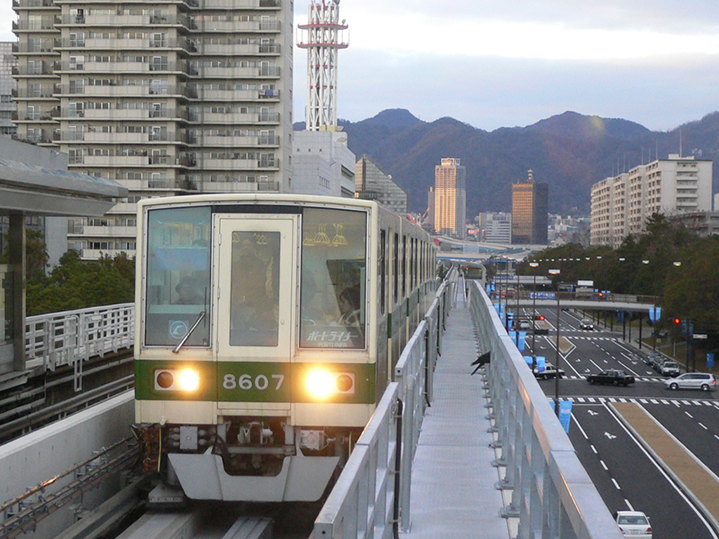 ポートライナー8000系 / Port Liner Type 8000 2