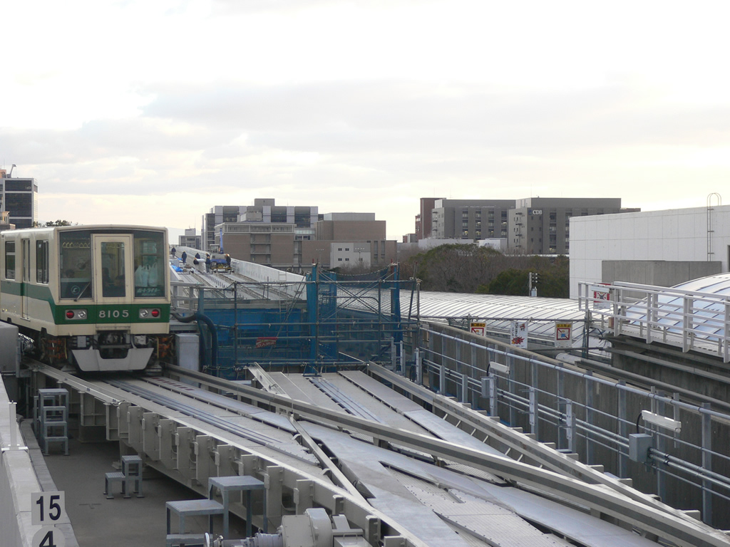 ポートライナー8000系 / Port Liner Type 8000 7
