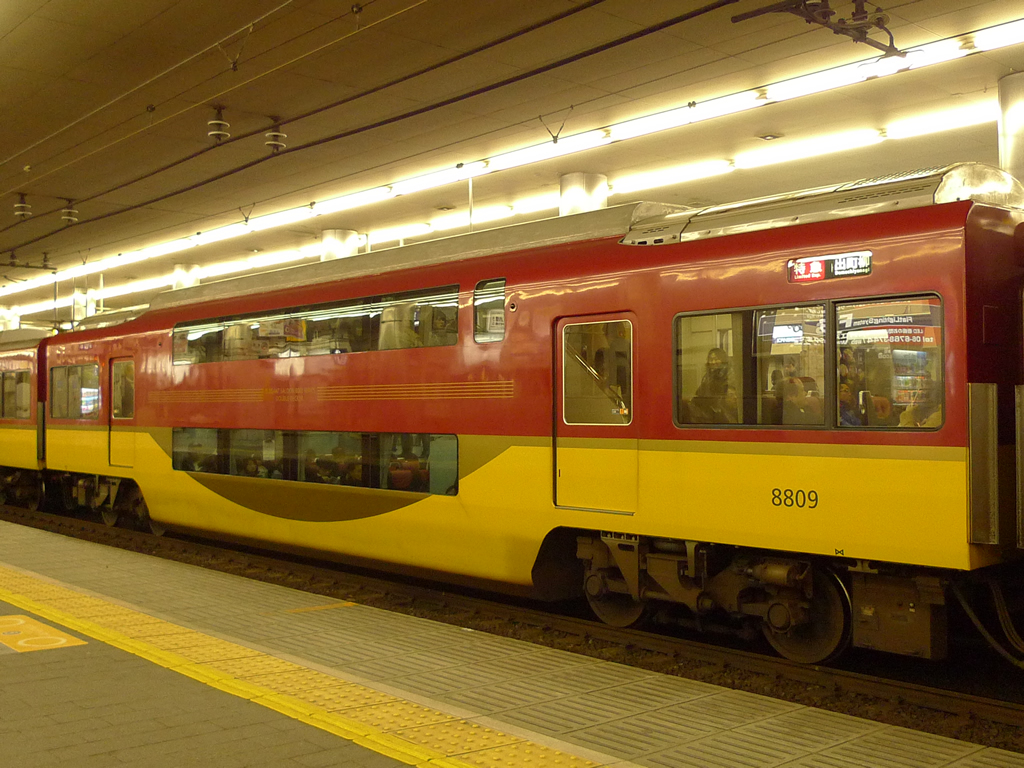 京阪8000系 / Keihan EMU 8000 11