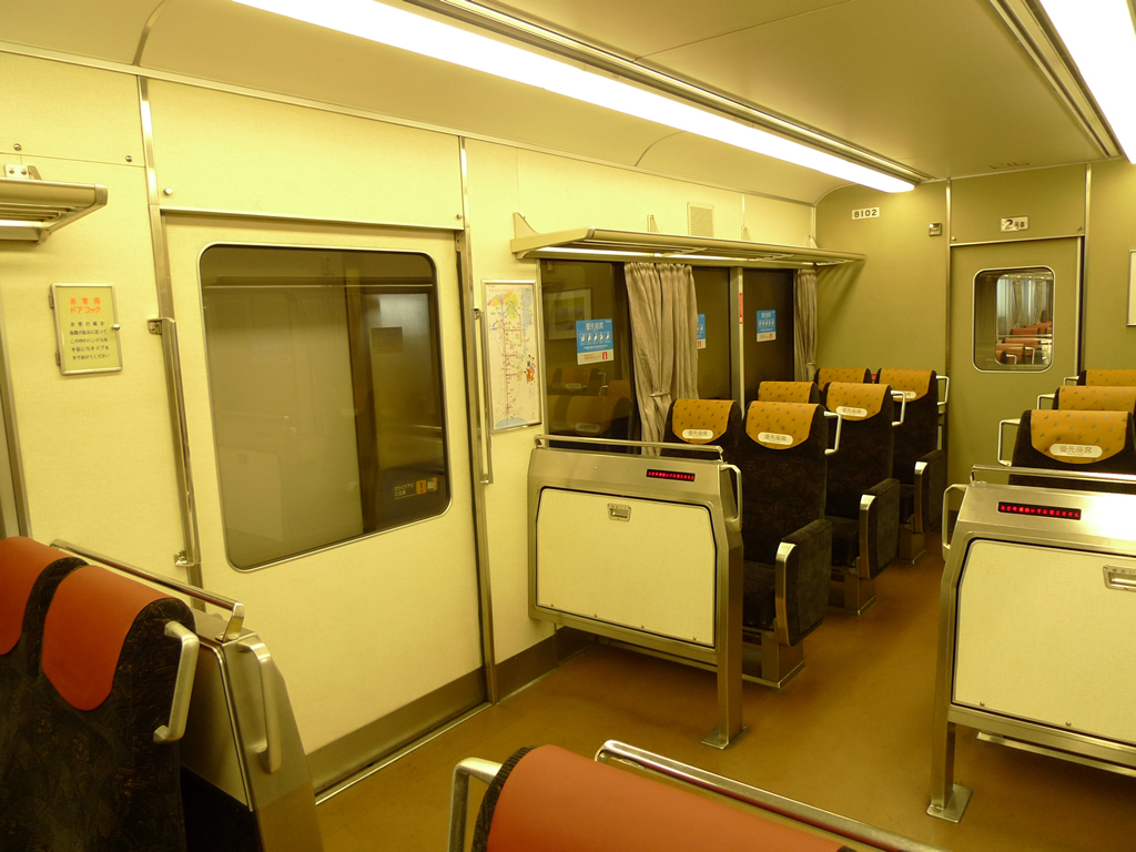 京阪8000系 / Keihan EMU 8000 16