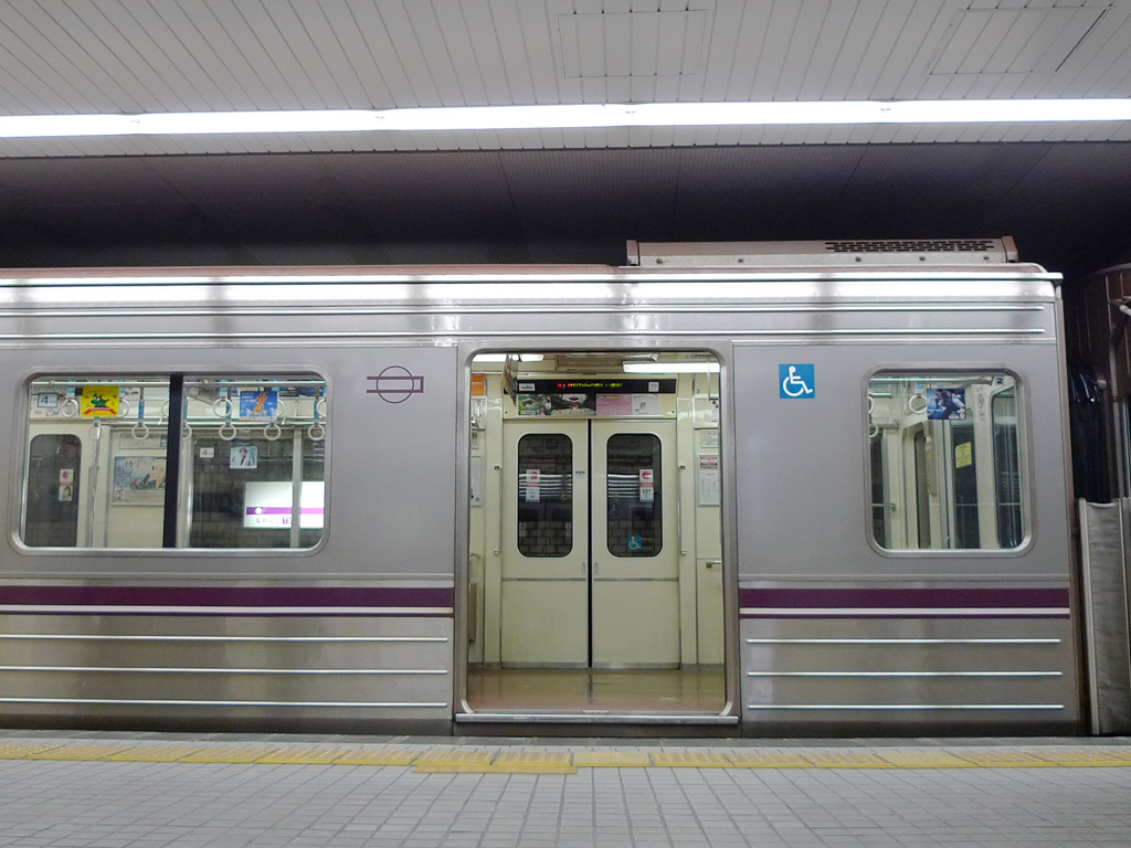 谷町線 22系 / EMU 22, Tanimachi Line 4