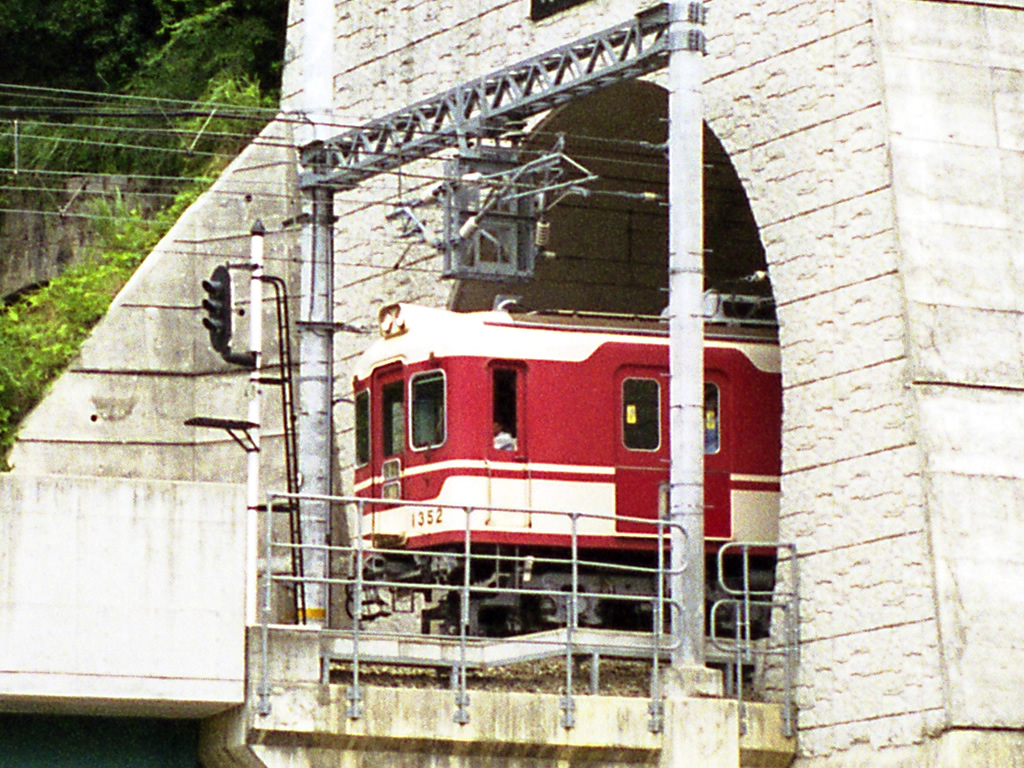 1000系列と菊水山駅 / Shintetsu Series 1000 7