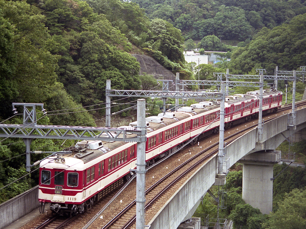 1000系列と菊水山駅 / Shintetsu Series 1000 9