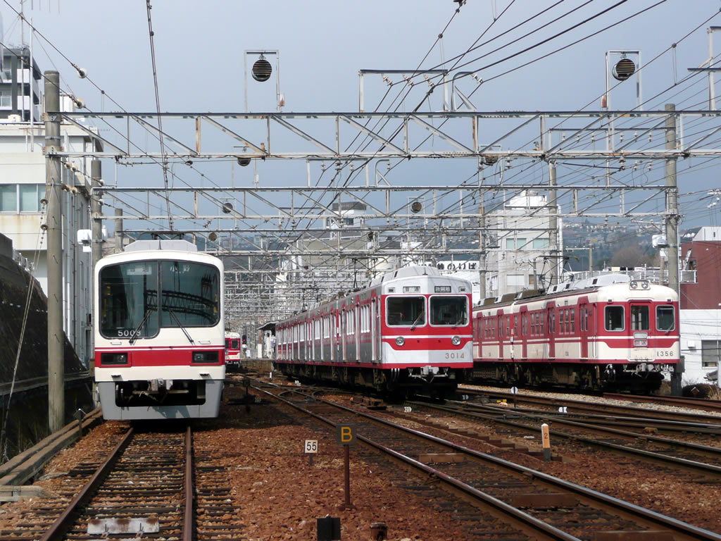 神鉄の車両
