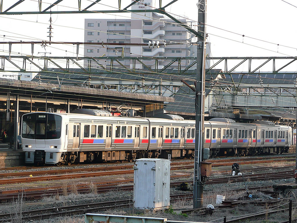 JR九州 811系: funini.com / JR Kyushu Series 811: funini.com 5