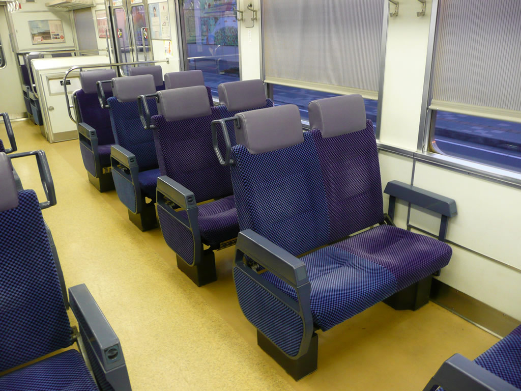 JR九州 811系: funini.com / JR Kyushu Series 811: funini.com 7