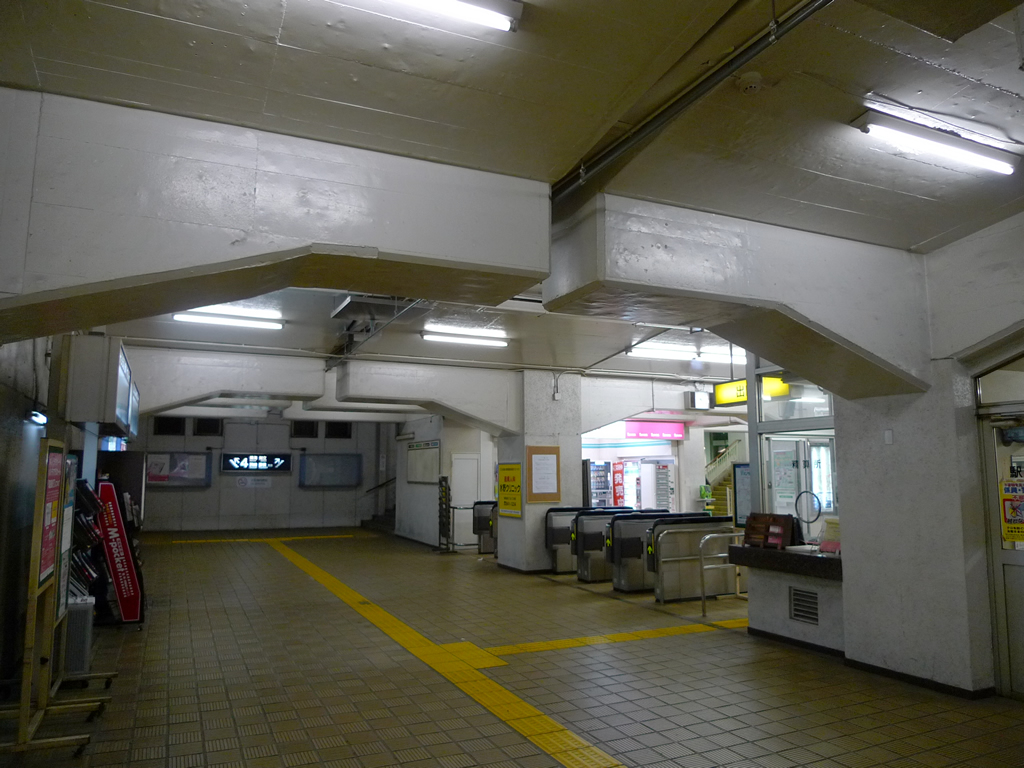 堀田駅 / Horita Station 6
