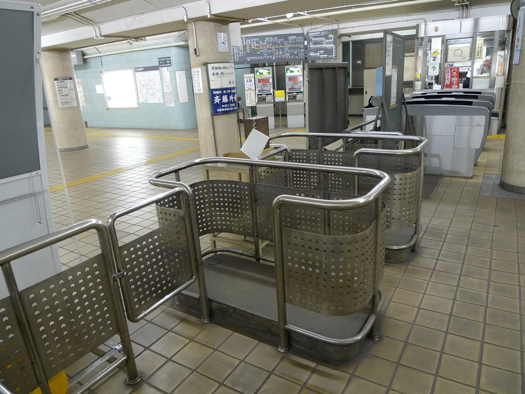 亀島駅 / Kamejima Station 10