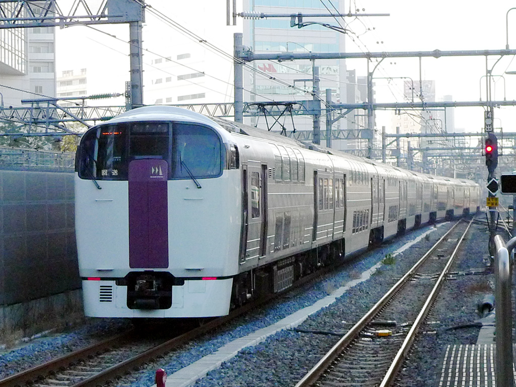 215系 湘南ライナー / EMU Series 215 3