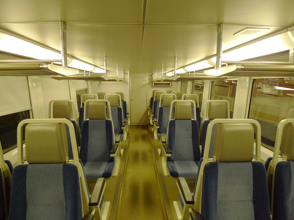 215系 湘南ライナー / EMU Series 215 12