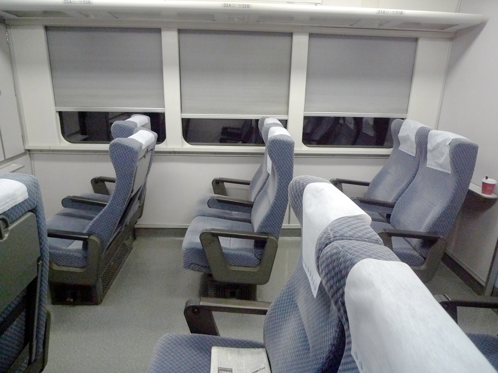 215系 湘南ライナー / EMU Series 215 16