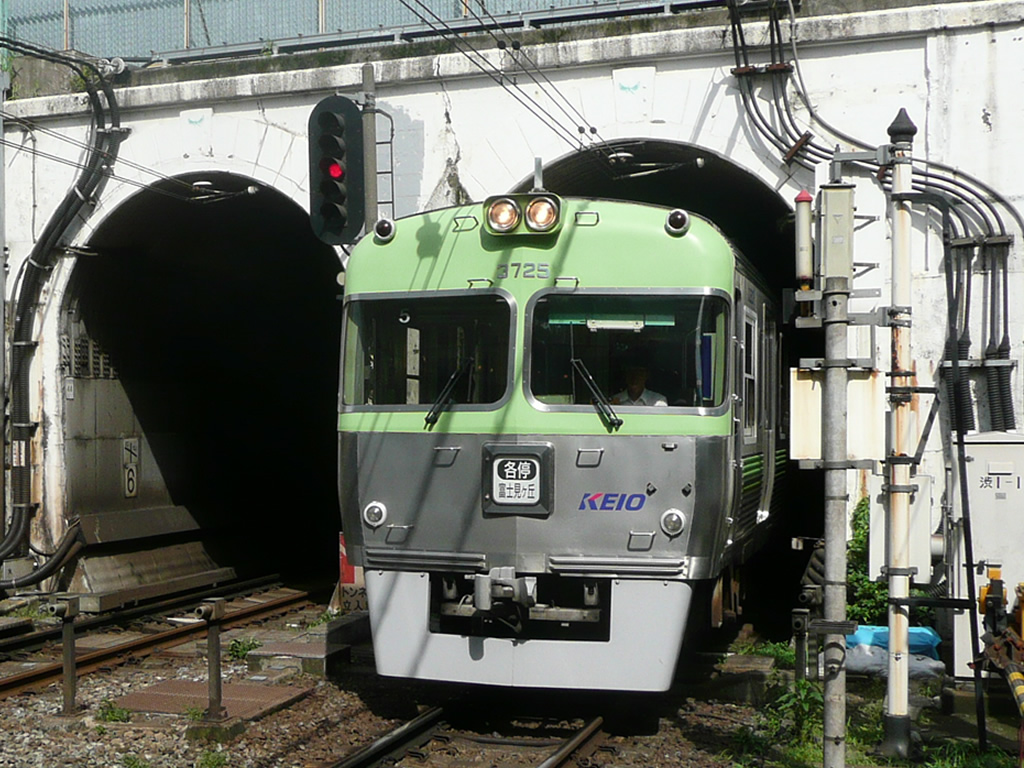 京王井の頭線 / Keio Inokashira Line 11