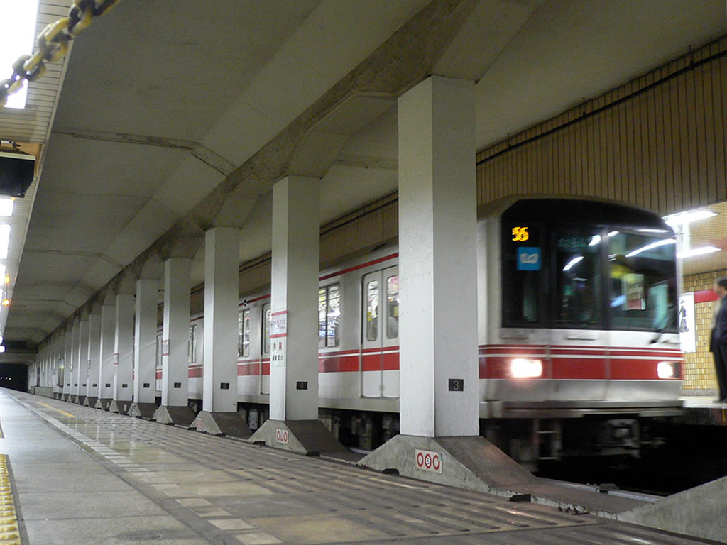丸ノ内線 / Marunouchi Line 3