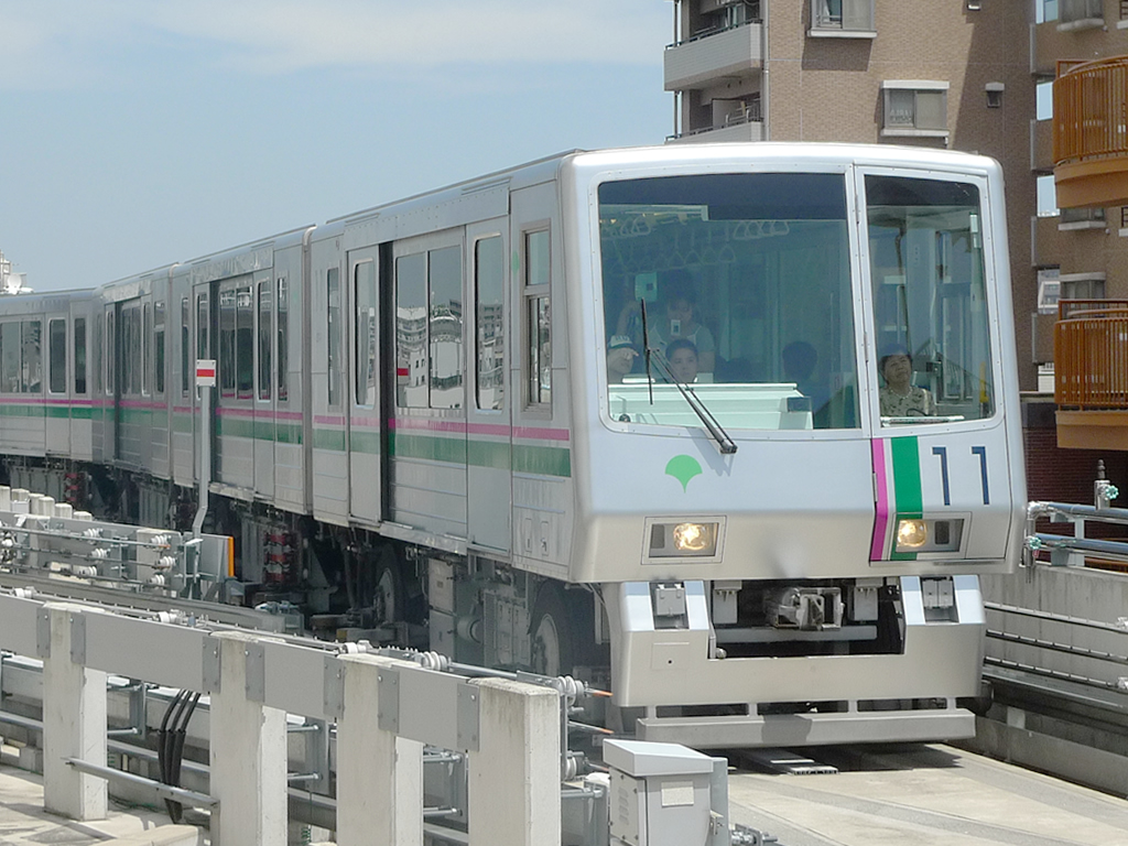 日暮里・舎人ライナー / Nippori Toneri Liner 2