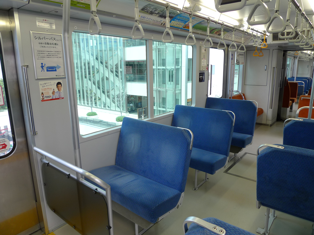 日暮里・舎人ライナー / Nippori Toneri Liner 9