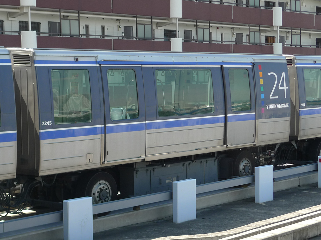 ゆりかもめ 7000系 / Yurikamome 12