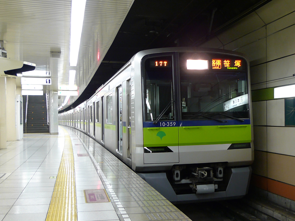都営新宿線 10-300系 / Shinjuku Line, EMU 10-300 4