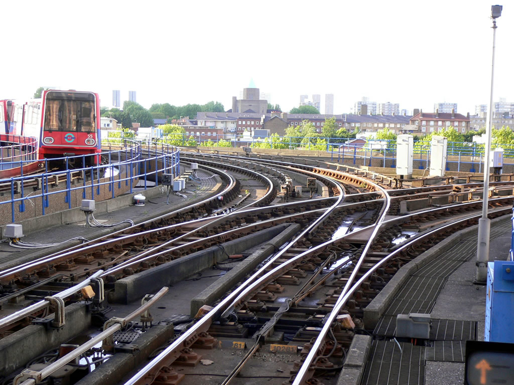 新交通DLR線 / DLR: Docklands Light Railway 4