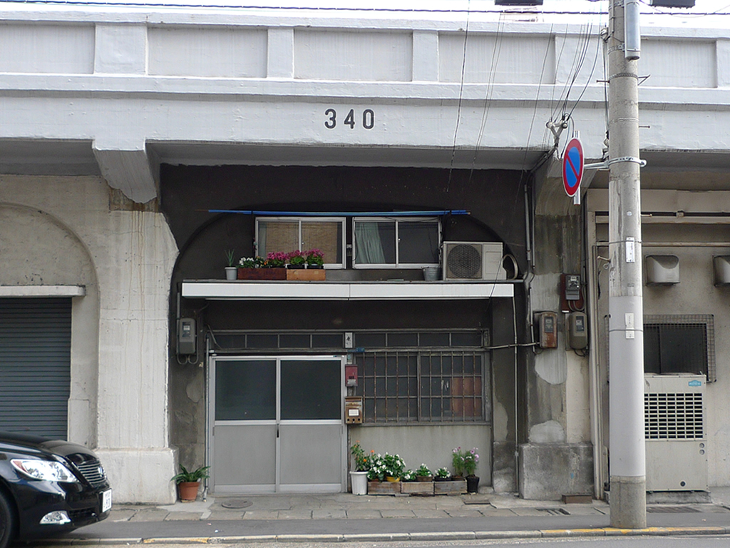 神戸・阪急高架下 / Under Hankyu, Kobe 6